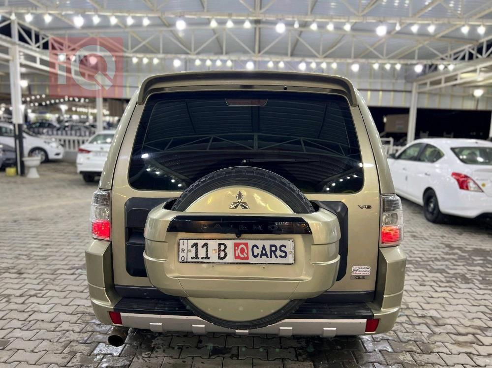 ميتسوبيشي باجيرو